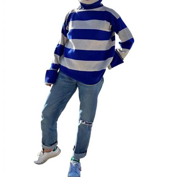 NEW ROHKA funnel neck sweater in blue & cream